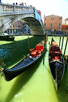 Images Dated 7th May 2016: Close up of Gondola in Venice