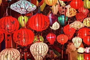Vietnamese Culture Gallery: Close up on Lantern Shop in Hoi An, Vietnam
