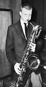 Gerry Mulligan Rehearses Baritone Sax in London 4/28/57. Art