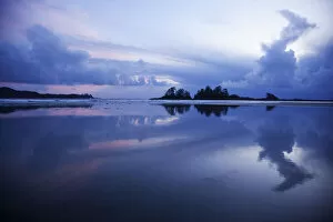 Images Dated 4th January 2012: Clouds Over Chestermans Beach And Franks Island Near Tofino