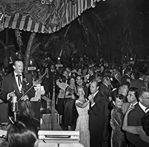 Acr045938 Prints: Cocoanut Grove Nightclub At The Ambassador Hotel