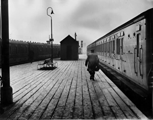 Frost Collection: Cold Blackfriars Southern Railway Station