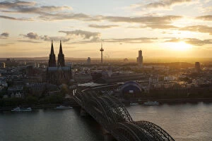 Images Dated 26th May 2015: Cologne Cathedral at sunset
