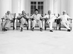 Colombo Powers Officials Relaxing Together