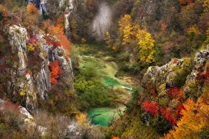 Images Dated 19th October 2016: Color of Plitvice National Park in autumn season, Croatia