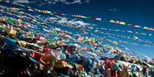 Lijiang Gallery: colorful spiritual flag of himalayas nomad