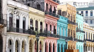 Images Dated 31st January 2014: Colorful Streets - Havana, Cuba