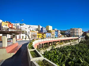 Images Dated 14th April 2014: Colourful houses, Puerto de Tazacorte, La Palma, Canary Islands, Spain