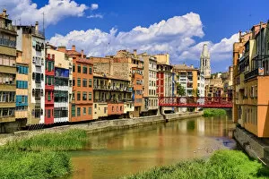 Images Dated 20th July 2014: Colourful houses, red bridge, Onyar river, Girona, Catalonia, Spain