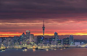 Images Dated 28th November 2015: Colourful sky over Auckland city with city night light