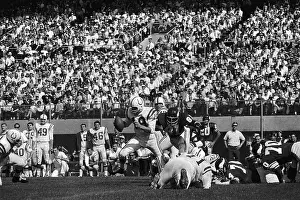 Colts Quarterback Johnny Unitas Throws his Record Breaking Pass