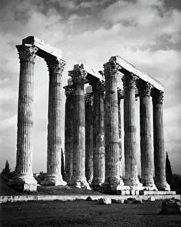 Athens Prints: Columns With Corinthian Capitals