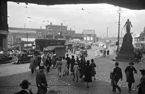 T Bri Manchester Lancs Prints: Commuters