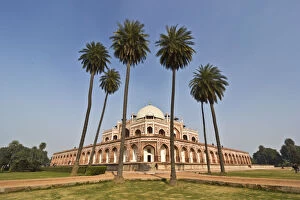 Images Dated 19th December 2015: Complete view of Humayuns Tomb - a UNESCO World Heritage Site