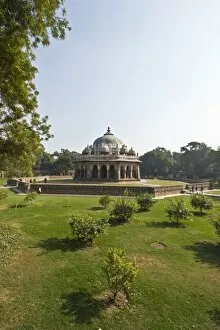 Landscaped Gallery: Complete view of Isa Khan Niyazis Garden Tomb