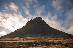 Images Dated 29th October 2013: coned-shape mountain in Iceland