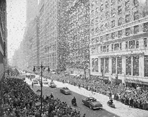 Motorcade Prints: Confetti/Motorcade/Gen Douglas Macarthur