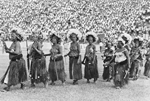 Outfit Prints: Congolese Women Dancers Enter Stadium