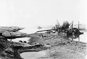 16882 Prints: Constructing Suez Canal
