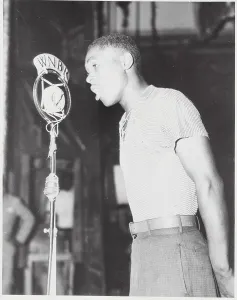 Memphis Prints: Contestant Singing at Amateur Night