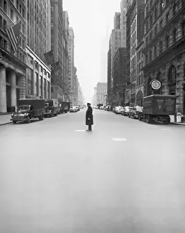 5th Avenue Prints: Cop Stands in Center of Empty 5th Avenue