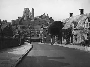 Images Dated 13th February 2009: Corfe Castle