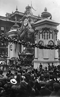 Portrait Architectural Prints: Coronation Procession