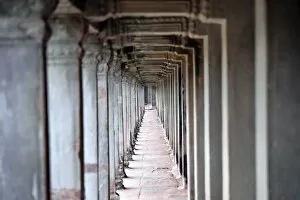 Images Dated 7th January 2016: Corridor Angkor Wat temple Cambodia