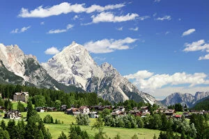 Images Dated 16th July 2016: Cortina D Ampezzo, Dolomites