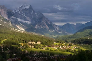 Images Dated 21st June 2016: Cortina d Ampezzo, Italy