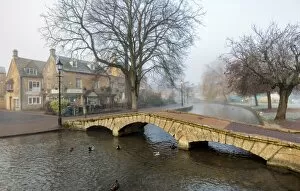 Images Dated 28th December 2016: Cotswold Charm