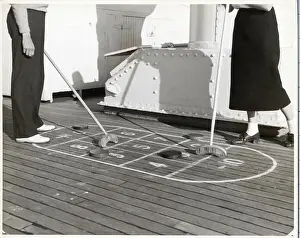 Cruise Prints: Couple Playing Shuffleboard