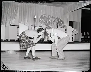 Demonstration Prints: Couple Shows The Big Apple Dance