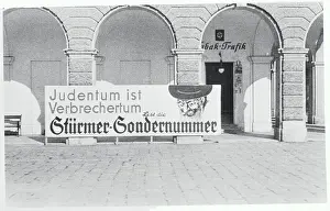 Courtyard Of Schoenbrunn Palace