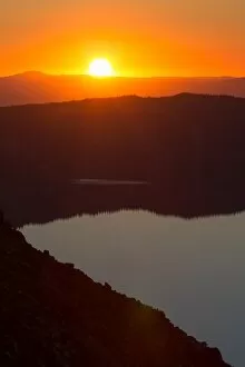 Crater Lake at dawn