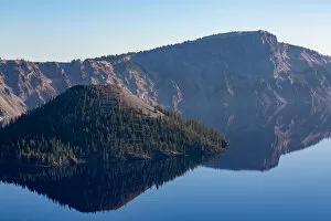 Images Dated 27th July 2016: Crater Lake with Wizard Island