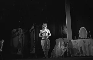 Performing Prints: Crinoline Parody