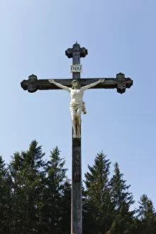 Images Dated 26th May 2012: Cross on the summit of Gindelalmschneid mountain, Schliersee region, Mangfall Mountains