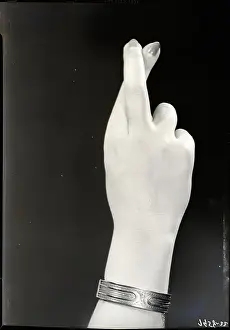 Luck Prints: Crossed Fingers