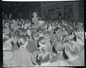 Neunkirchen Prints: Crowd Carrying a Man on Its Shoulders