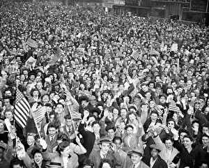 Cheering Prints: Crowd of Celebrants for V-E Day