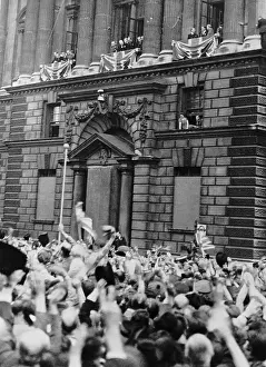 Cheering Prints: Crowd Cheering Winston Churchill