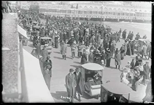 Crowd out for Easter