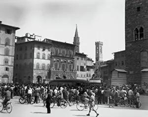 Huty32801 Prints: A Crowd In A Florence Square