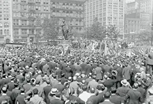 Respect Prints: Crowd at Lafayette Monument