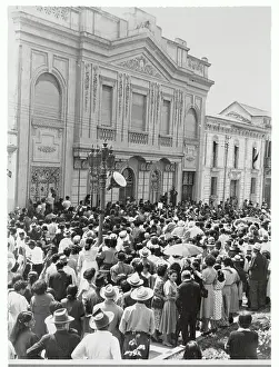 Crowd by Mexican Embassy