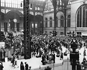 Penn Station: Echoes of Transit: Crowd at Penn Station