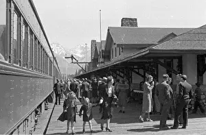 Rail Transport Prints: Crowd On Platform