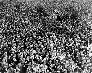 Huty32806 Prints: Crowd Saluting Goebbels, 1934