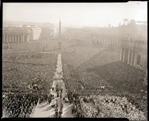 Crowd at St. Peter's Square